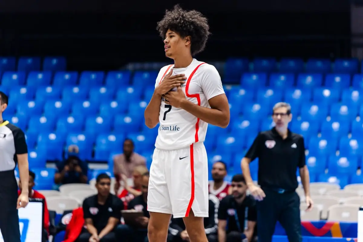 他在防守端 他在防守端