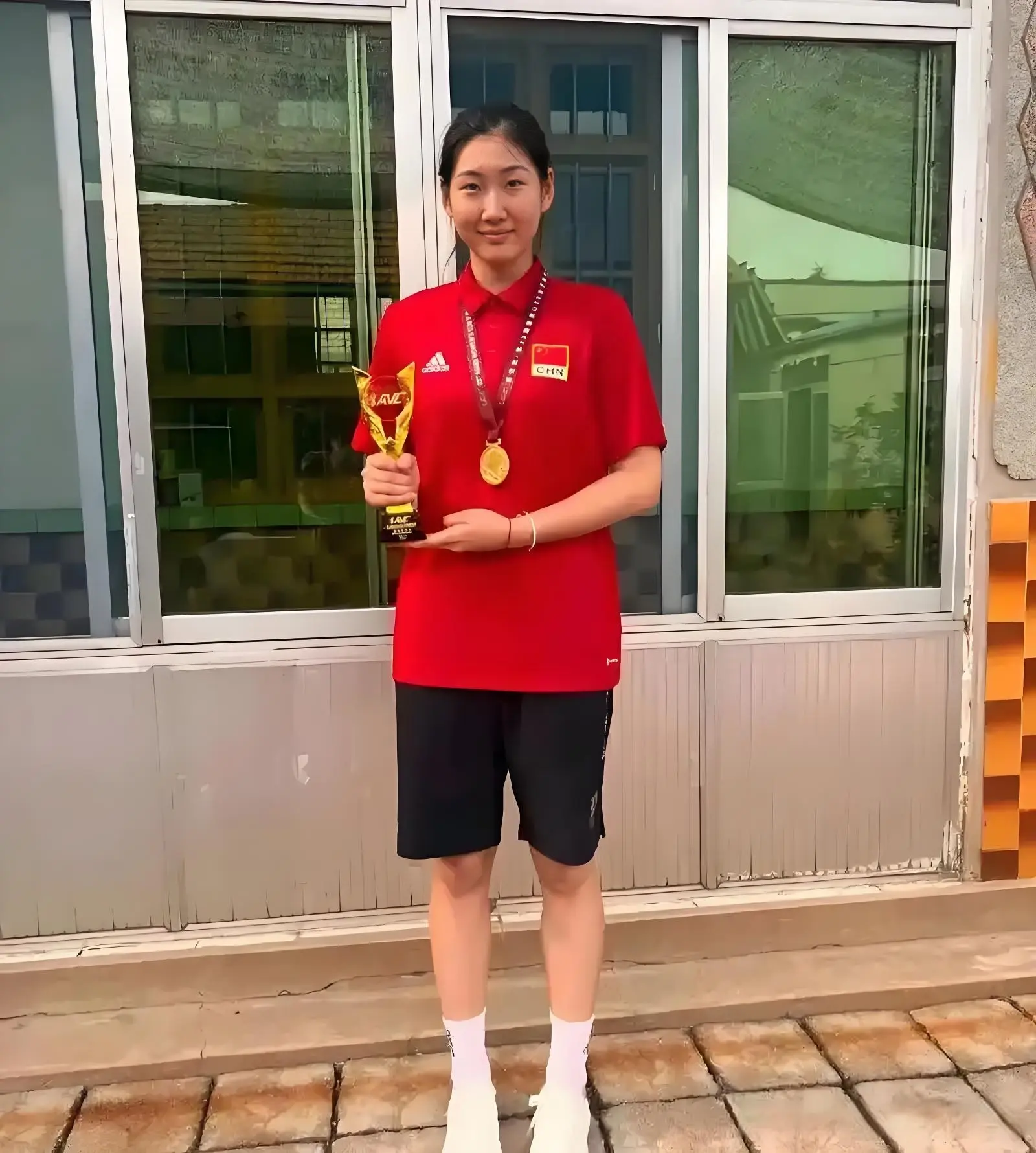 OYjsh, 嘉逸 OYjsh, 嘉逸